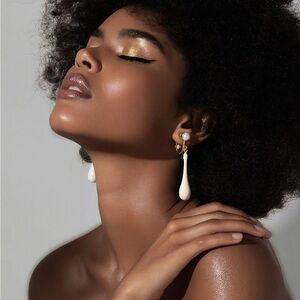 Vintage milk glass and enamel droplet earrings!